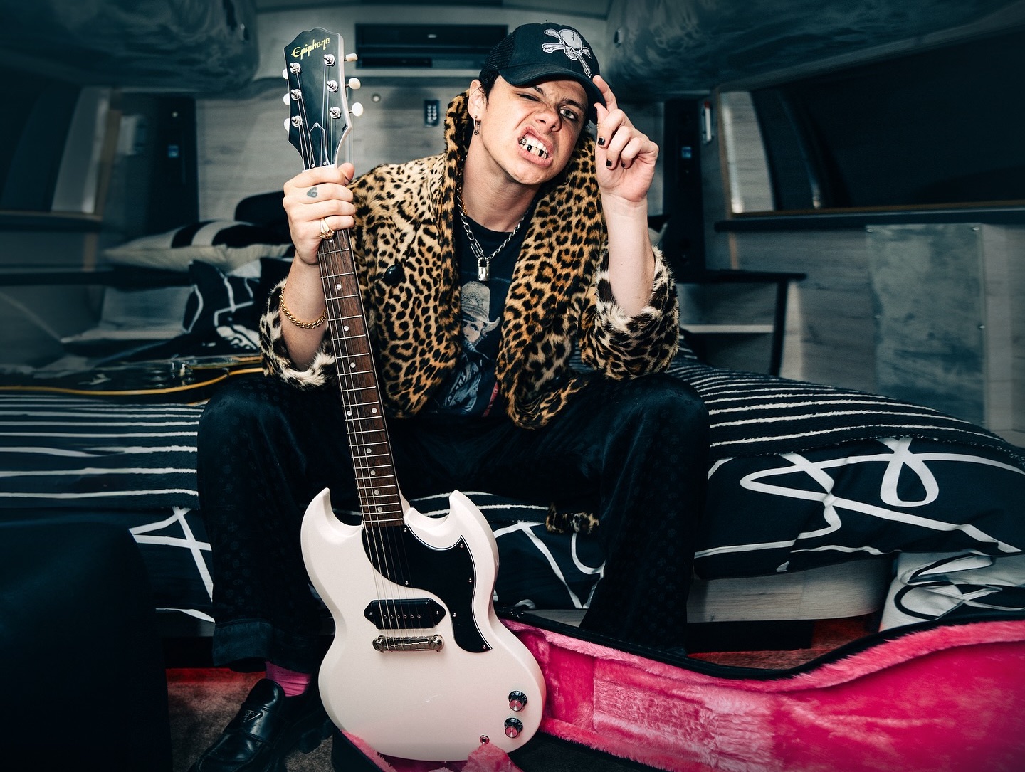 Epiphone Yungblud SG Junior signature, minimalista guitarra basada